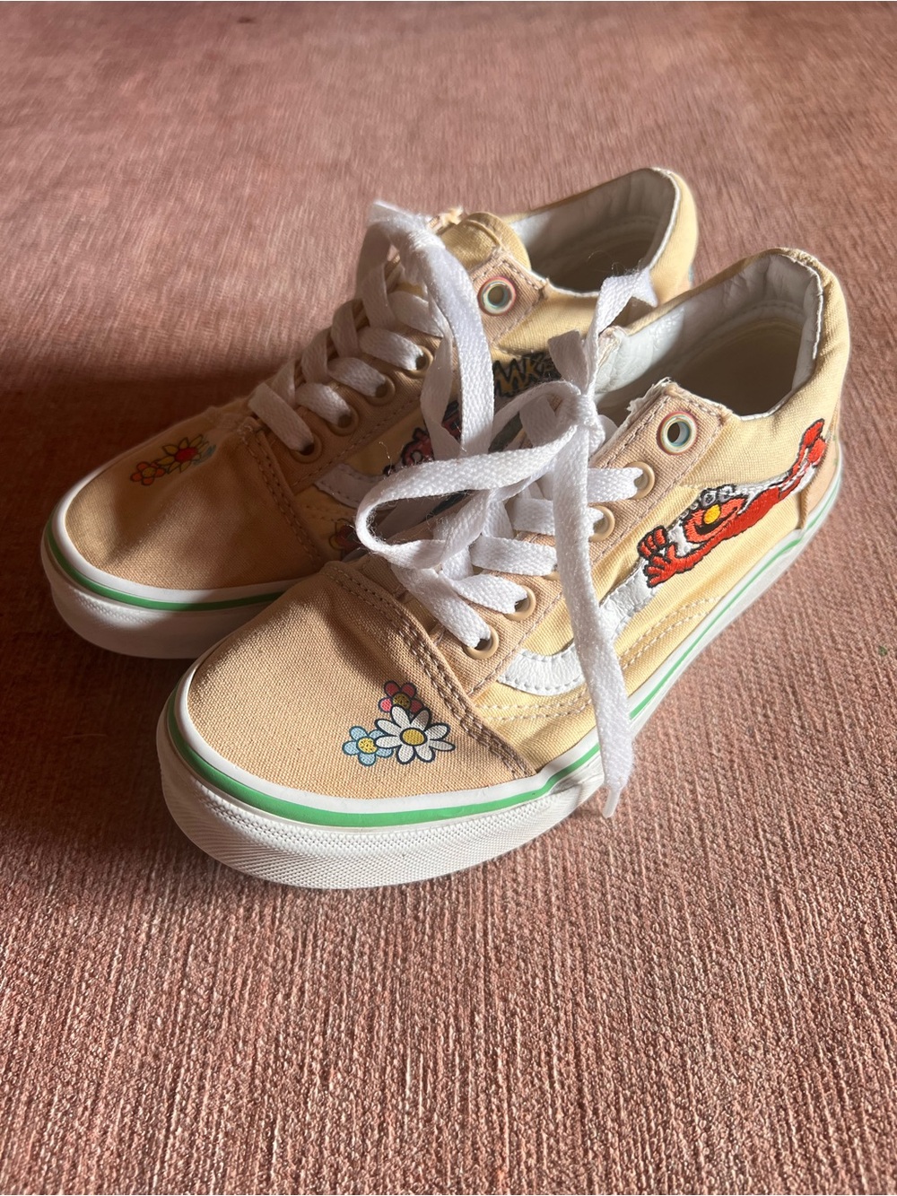 Vans Youth size 2.5 Yellow Canvas Sneakers Sesane Street Elmo